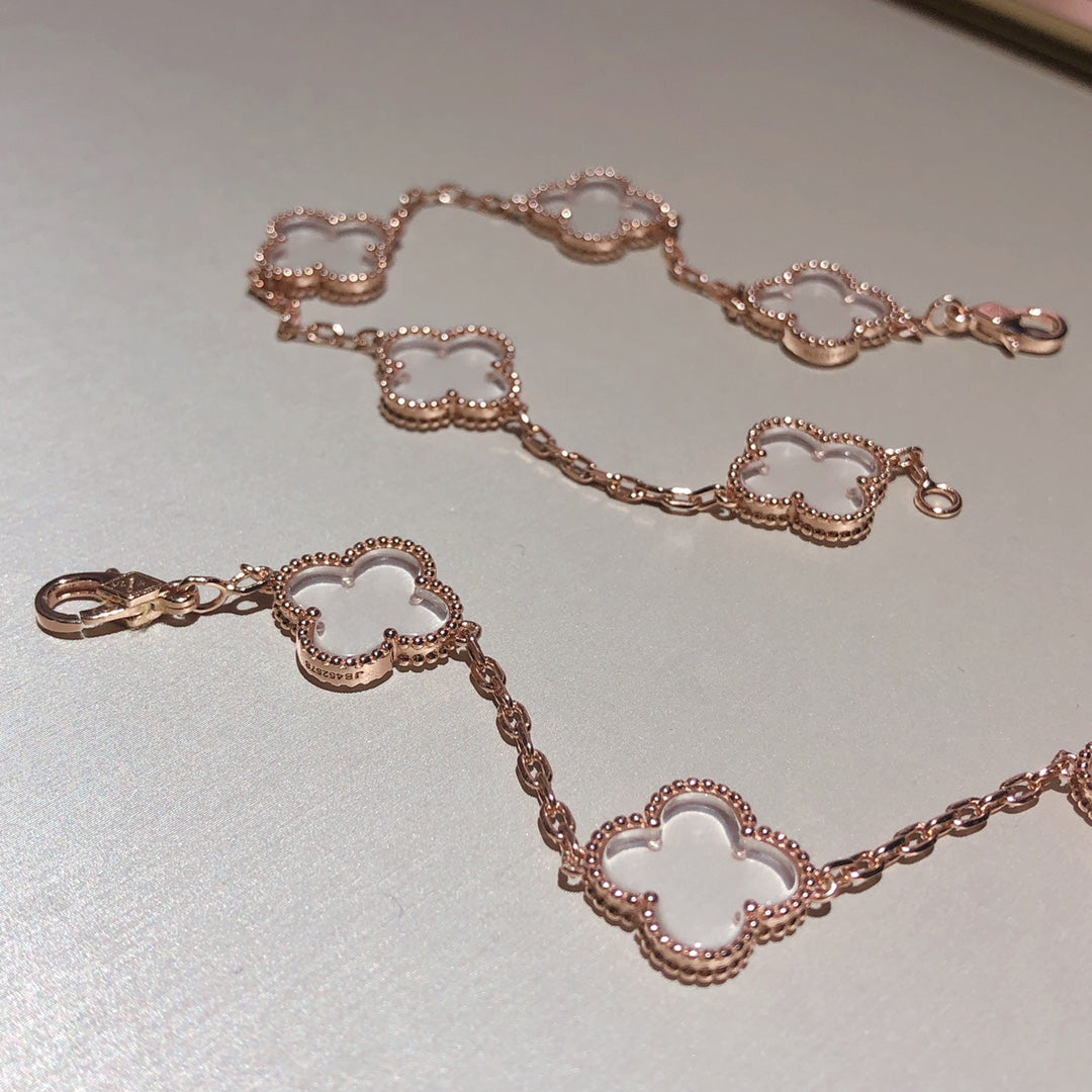 {
"Resenly Jewelry": "リゼンリー・ジュエリー",
"CLOVER 5 MOTIF ROCK CRYSTAL BRACELET": "クローバー 5モチーフ ロッククリスタル ブレスレット"
}