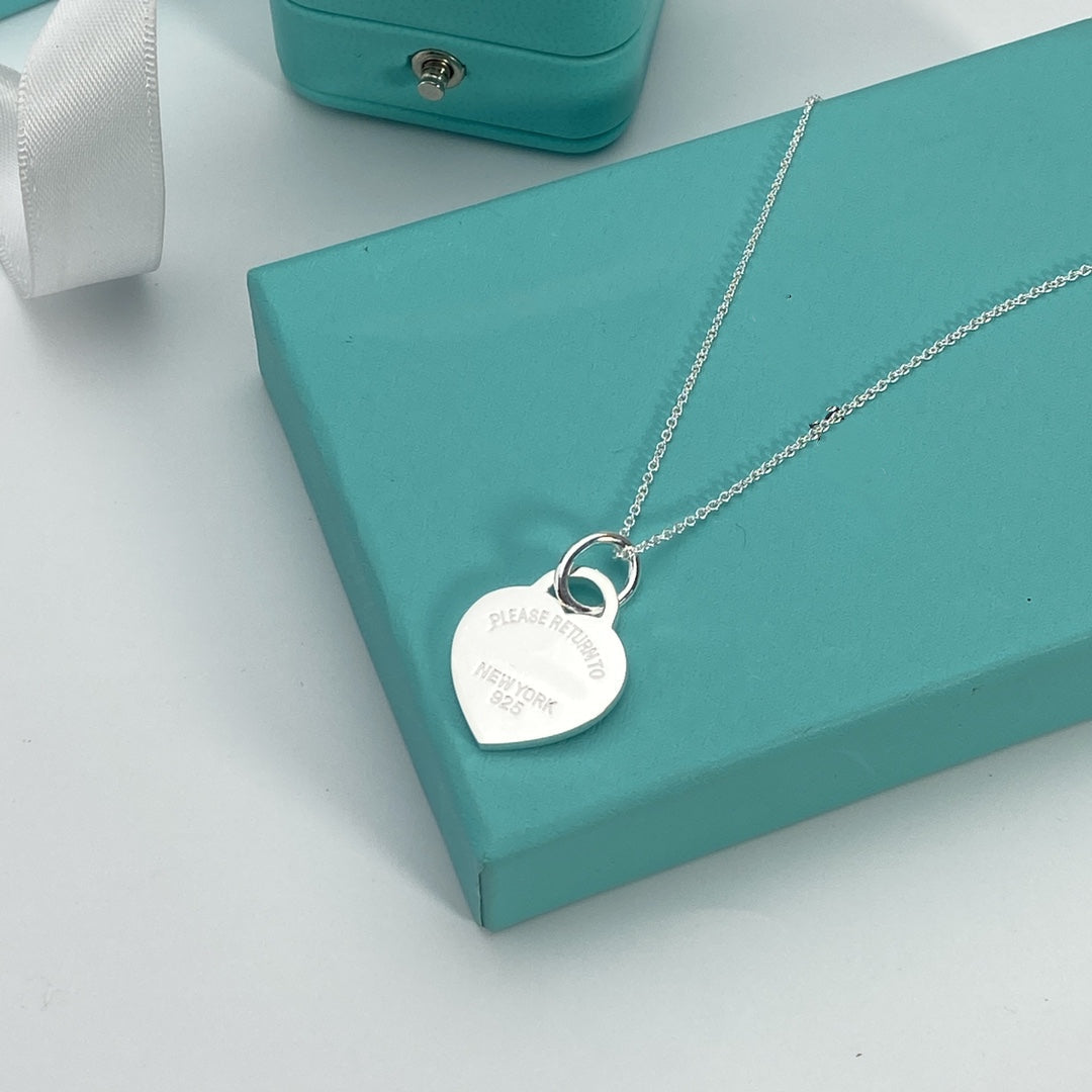 {
"Resenly Jewelry": "Resenly Jewelry",
"HEART PEDANT SILVER NECKLACE": "ハートペンダントシルバーネックレス"
}