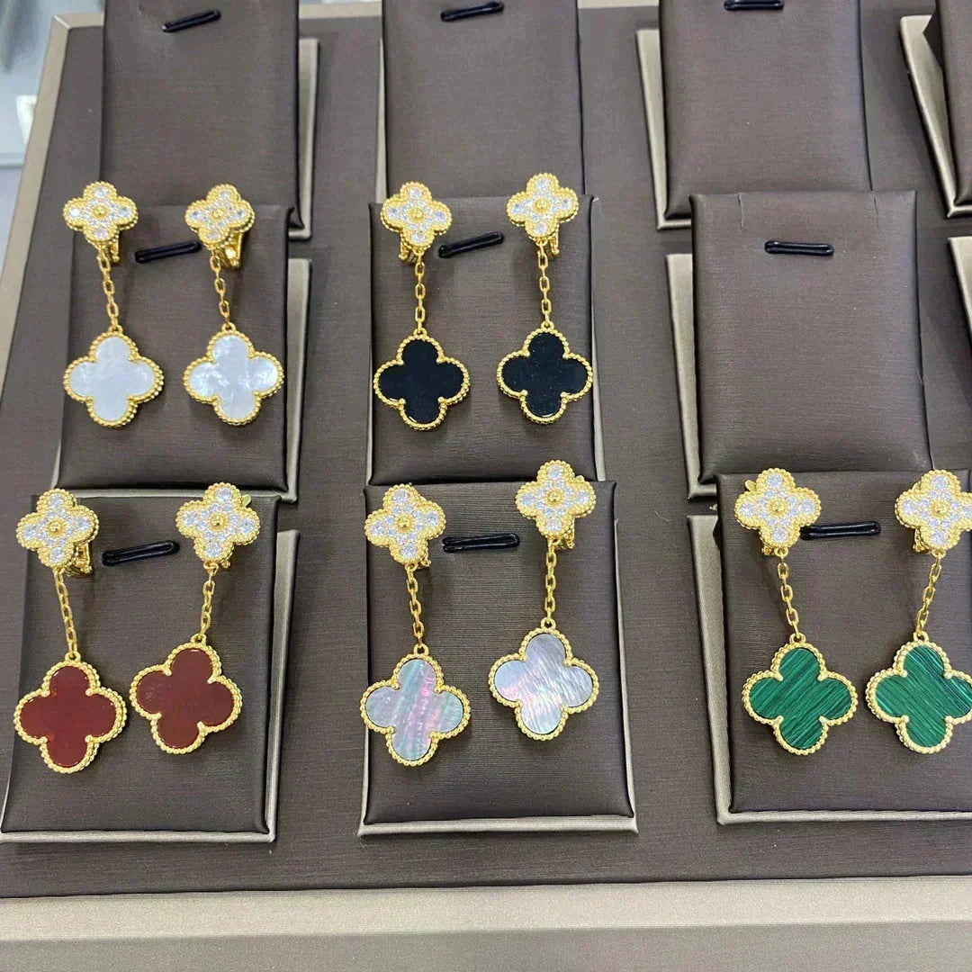 {
"Resenly Jewelry": "Resenly Jewelry",
"CLOVER 2 MOTIFS DIAMOND EARRINGS (MULTIPLE CHOICES)": "クローバー 2モチーフ ダイヤモンドピアス(選択肢あり)"
}