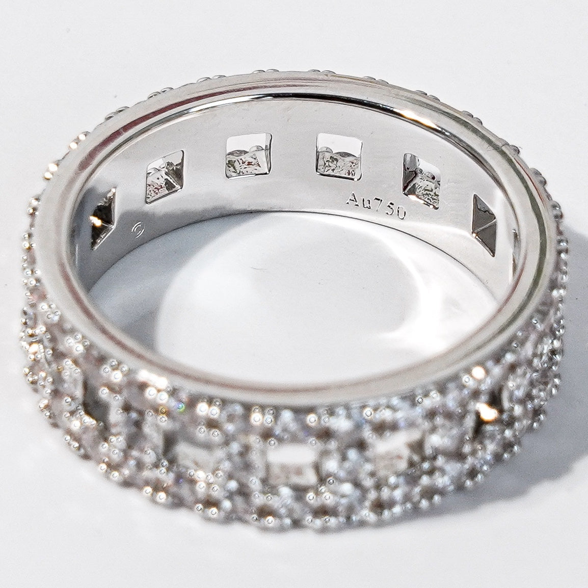 {
"Resenly Jewelry": "レゼンリー ジュエリー",
"T TRUE DIAMOND 5.5MM RING": "T トゥルー ダイヤモンド 5.5MM リング"
}
