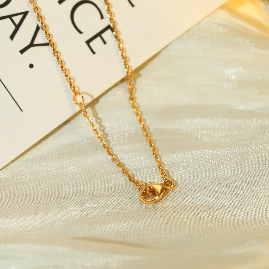 {
"Resenly Jewelry": "Resenly Jewelry",
"VOLT SILVER DIAMOND PEDANT NECKLACE": "VOLT シルバーダイヤモンドペンダントネックレス"
}