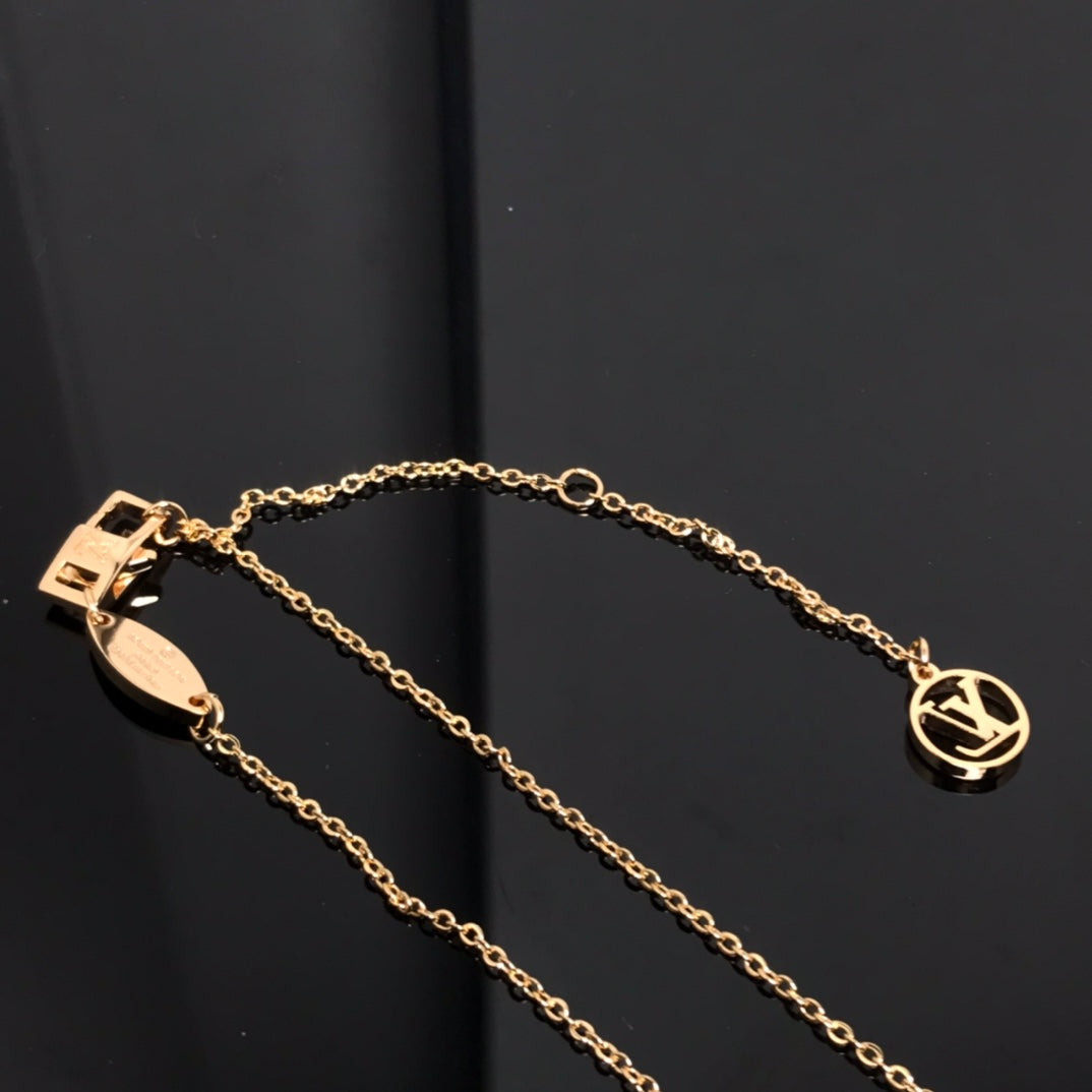 {
"Resenly Jewelry": "レゼンリー ジュエリー",
"COLOR BLOSSOM PINK MOP SUN GOLD NECKLACE": "カラーブロッサム ピンクMOP サン ゴールドネックレス"
}