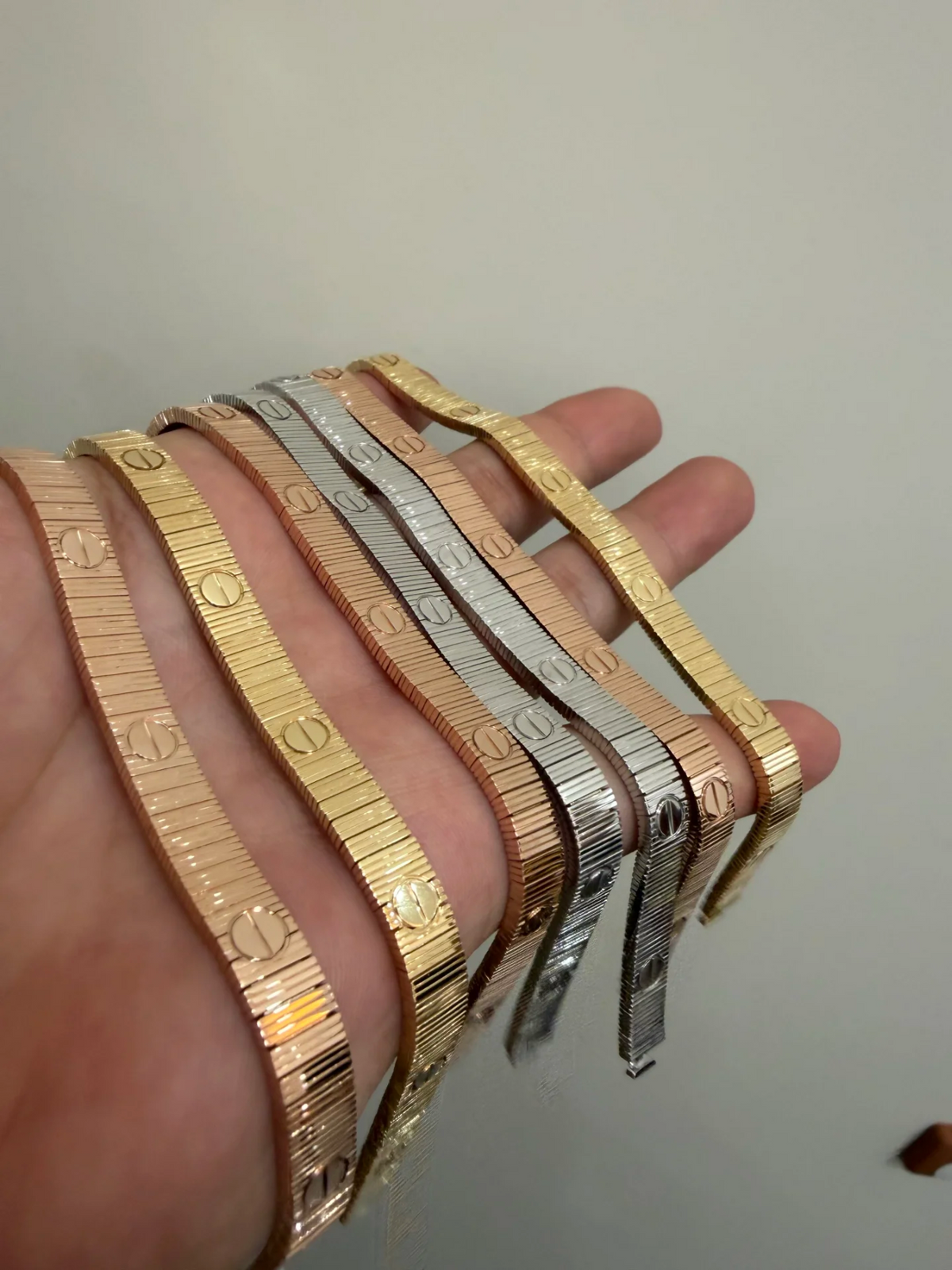 {
"Resenly Jewelry": "Resenly Jewelry",
"LOVE BRACELET 7 mm": "LOVE ブレスレット 7 mm"
}
