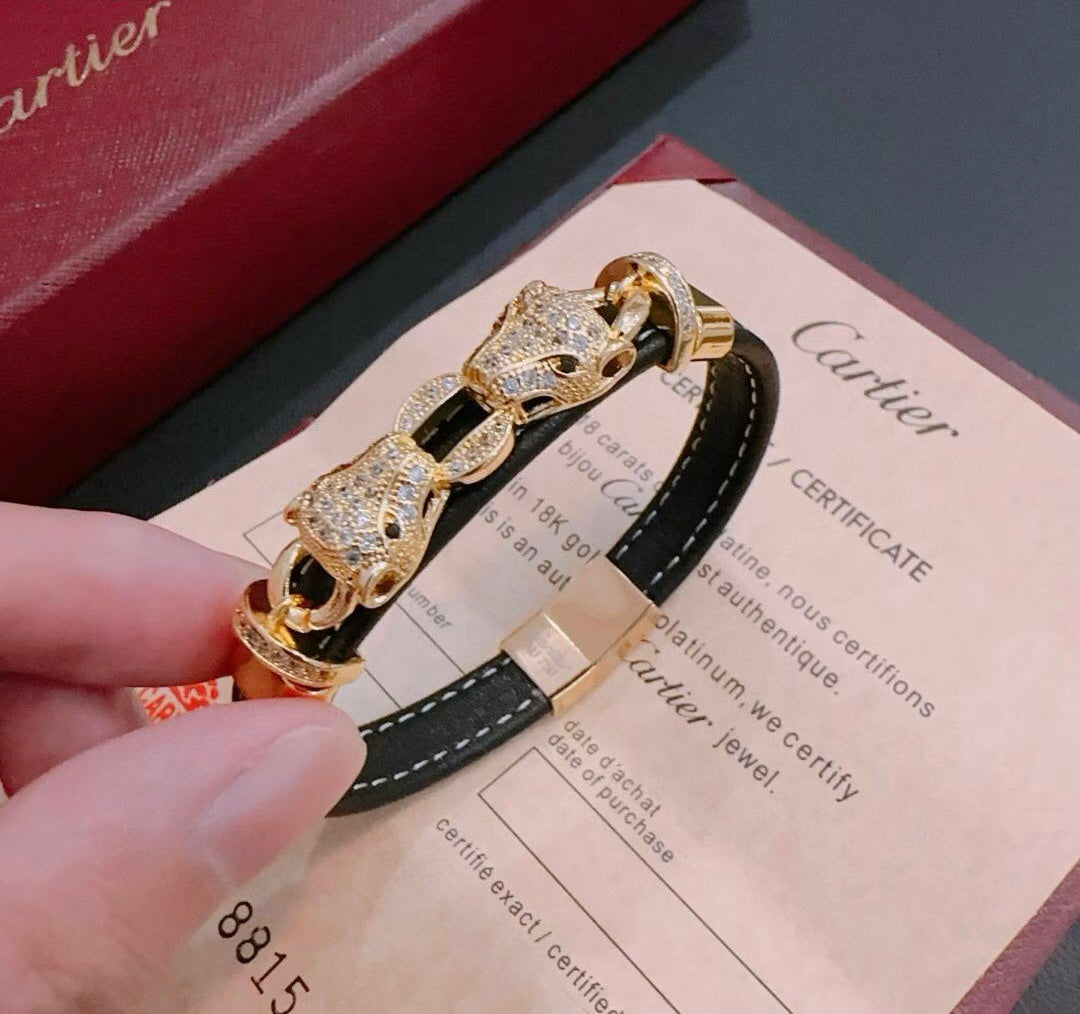 {
"Resenly Jewelry Jewelry": "Resenly ジュエリー",
"PANTHERE BRACELET": "パンテール ブレスレット"
}