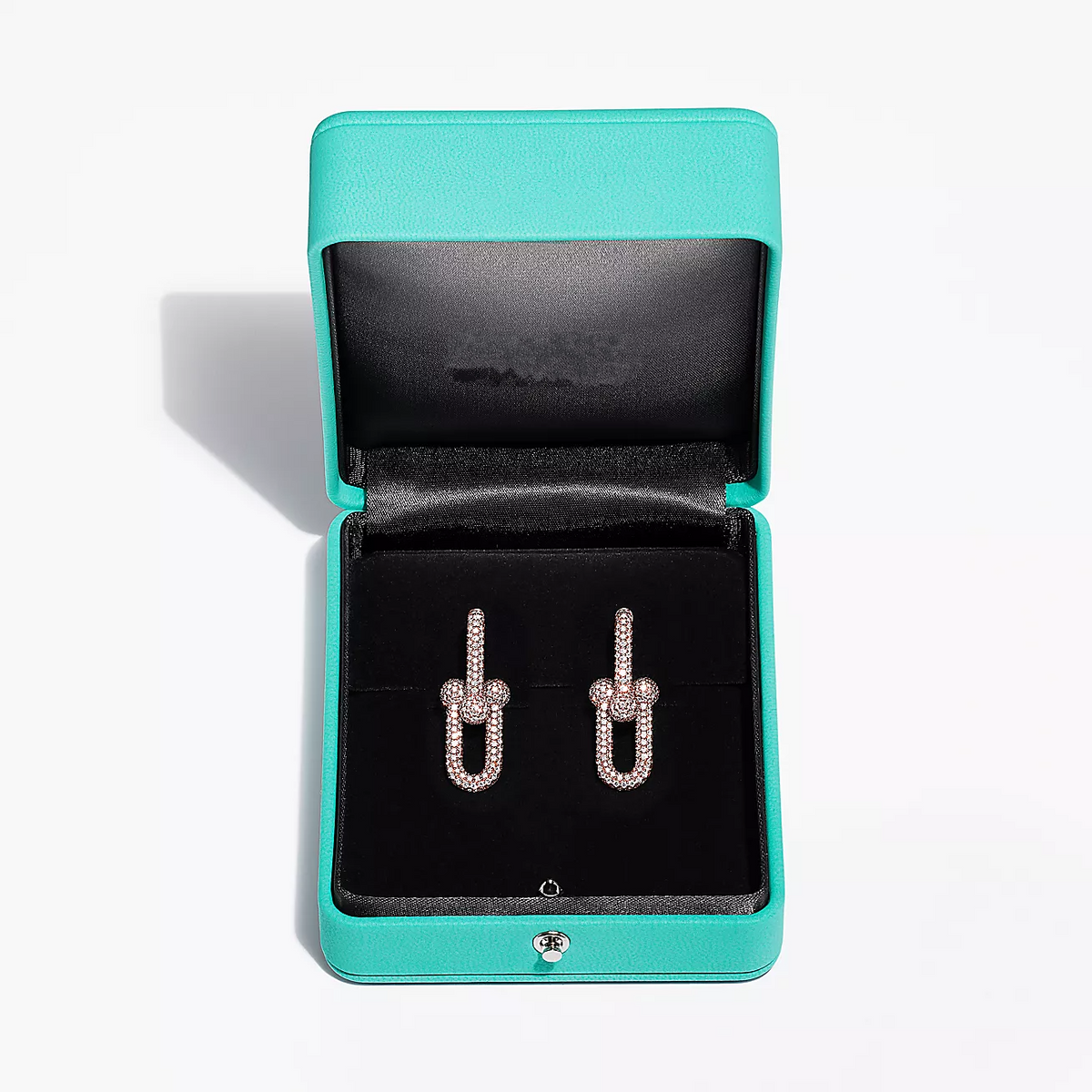 {
"Resenly Jewelry": "Resenly Jewelry",
"LARGE LINK EARRINGS PINK GOLD WITH PAVED DIAMONDS": "ラージリンクピアス ピンクゴールド パヴェダイヤモンド"
}