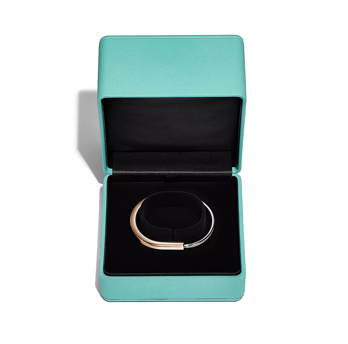 {
"Resenly Jewelry": "Resenly Jewelry",
"LOCK BRACELET ROSE AND WHITE GOLD DIAMOND": "ロックブレスレット ローズ&ホワイトゴールド ダイヤモンド"
}