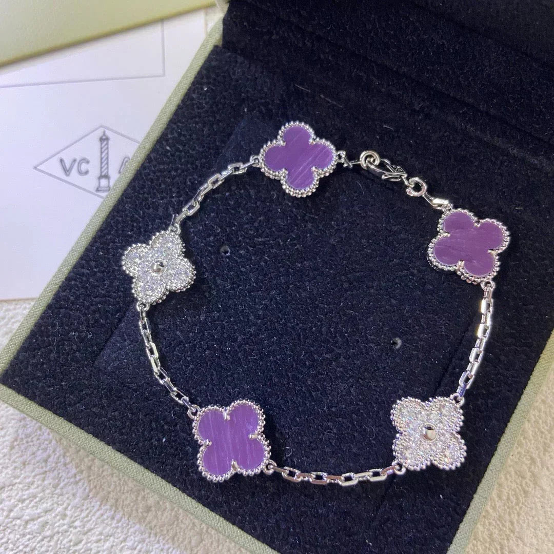 {
"Resenly Jewelry": "Resenly Jewelry",
"CLOVER 5 MOTIF VIOLET BRACELET COLLECTION": "クローバー 5モチーフ バイオレット ブレスレット コレクション"
}