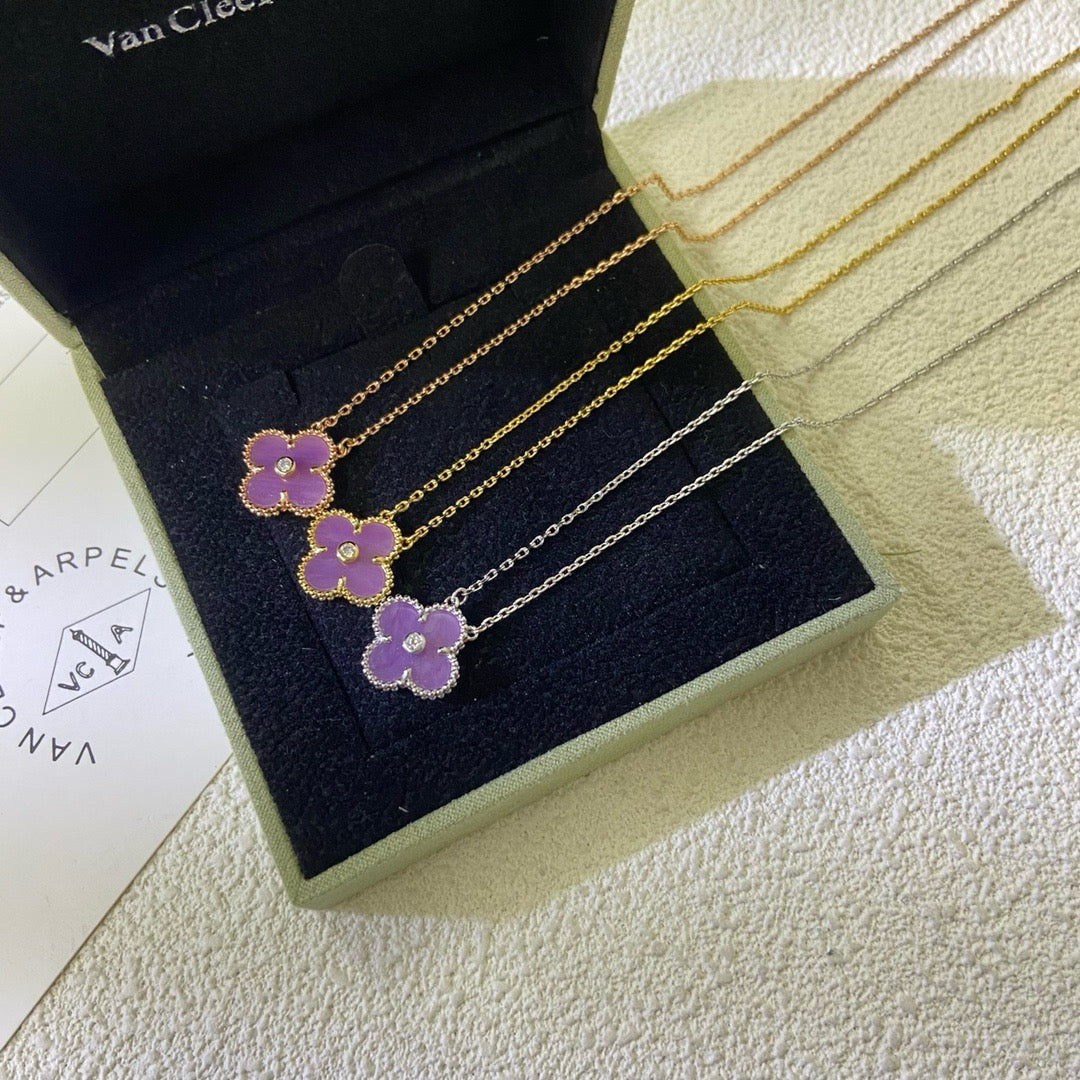 {
"Resenly Jewelry Jewelry": "Resenly Jewelry ジュエリー",
"CLOVER 15MM DIAMOND PURPLE VIOLET NECKLACE": "クローバー 15mm ダイヤモンド パープルバイオレット ネックレス"
}