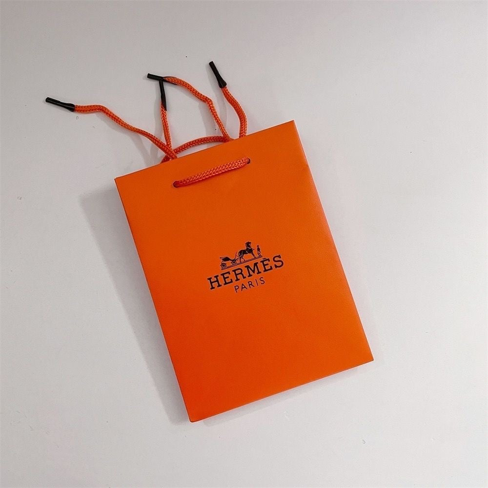 {
"Resenly Jewelry": "Resenly Jewelry",
"HM BRACELET NECKLACE RING BOX GIFT BAG": "HM ブレスレット・ネックレス・リング用ボックス&ギフトバッグ"
}