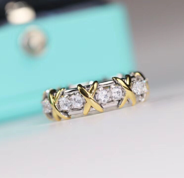 {
"Resenly Jewelry": "Resenly Jewelry",
"Classic Gold Diamond Ring": "クラシックゴールドダイヤモンドリング"
}