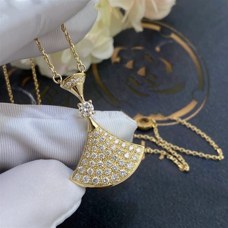 {
"Resenly Jewelry": "Resenly Jewelry",
"DREAM NECKLACE GOLD FULL DIAMOND": "ドリームネックレス ゴールド フルダイヤモンド"
}