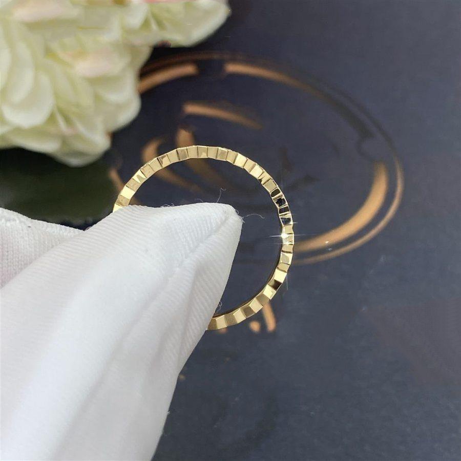 {
"Resenly Jewelry": "Resenly Jewelry",
"BEE LOVE RING GOLD DIAMOND": "BEE LOVE リング ゴールド ダイヤモンド"
}