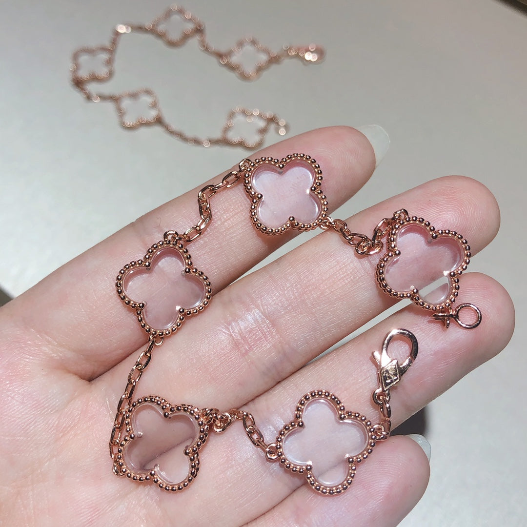 {
"Resenly Jewelry": "リゼンリー・ジュエリー",
"CLOVER 5 MOTIF ROCK CRYSTAL BRACELET": "クローバー 5モチーフ ロッククリスタル ブレスレット"
}