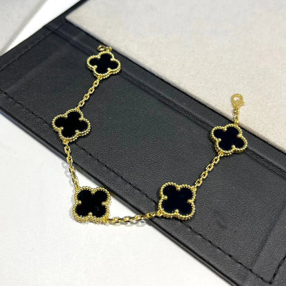 {
  "Resenly Jewelry": "Resenly Jewelry",
  "CLOVER 5 MOTIF ONYXS BRACELET COLLECTION": "クローバー 5モチーフ オニキス ブレスレット コレクション"
}