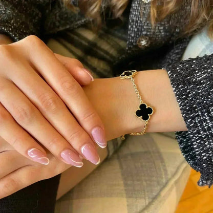 {
  "Resenly Jewelry": "Resenly Jewelry",
  "CLOVER 5 MOTIF ONYXS BRACELET COLLECTION": "クローバー 5モチーフ オニキス ブレスレット コレクション"
}