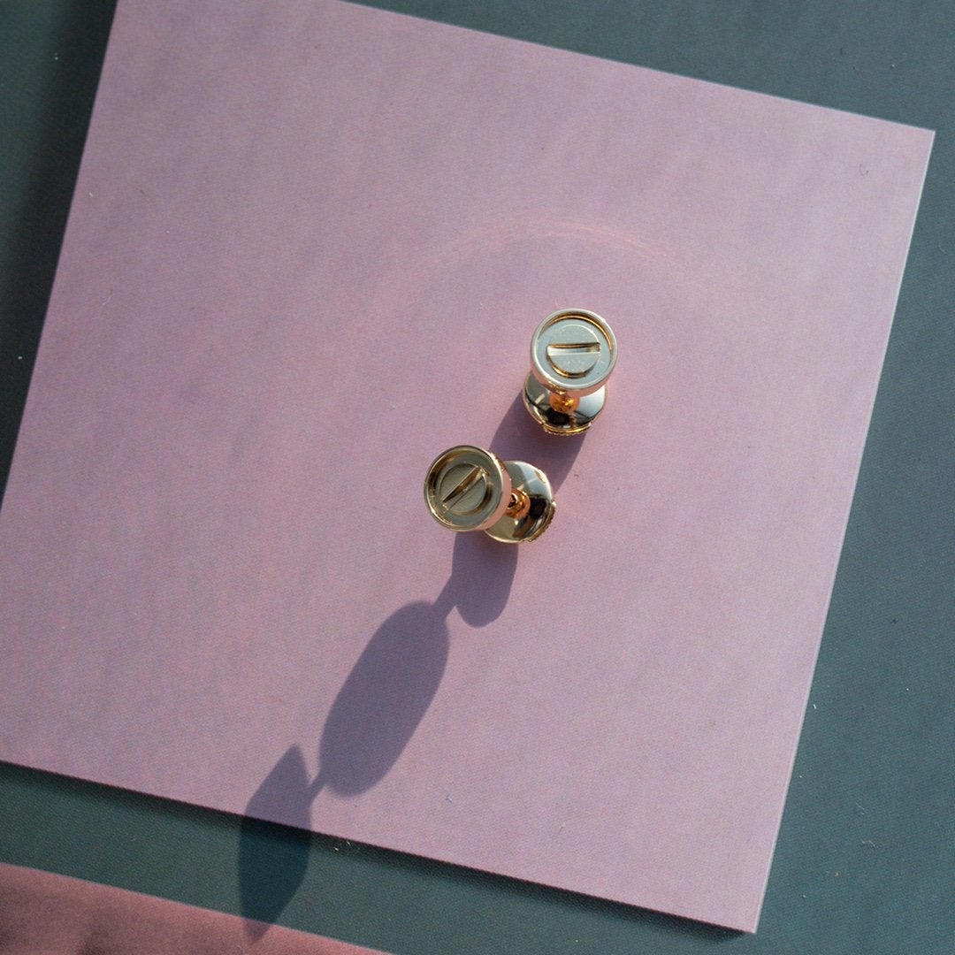 {
  "Resenly Jewelry": "レゼンリー・ジュエリー",
  "LOVE EARRINGS PINK GOLD 10MM": "LOVE イヤリング ピンクゴールド 10MM"
}