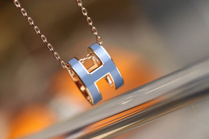 {
  "Resenly Jewelry": "レゼンリージュエリー",
  "POP H PEDANT PINK GOLD": "ポップH ペンダント ピンクゴールド"
}