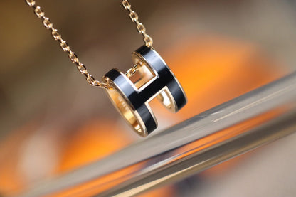 {
  "Resenly Jewelry": "レゼンリージュエリー",
  "POP H PEDANT PINK GOLD": "ポップH ペンダント ピンクゴールド"
}