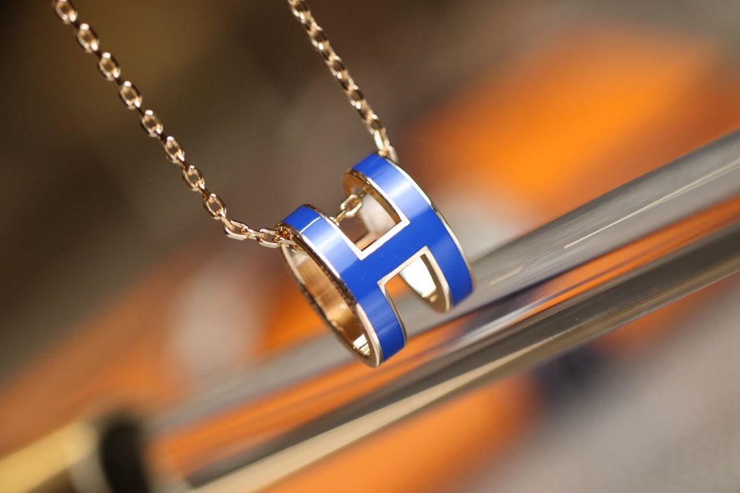 {
  "Resenly Jewelry": "レゼンリージュエリー",
  "POP H PEDANT PINK GOLD": "ポップH ペンダント ピンクゴールド"
}