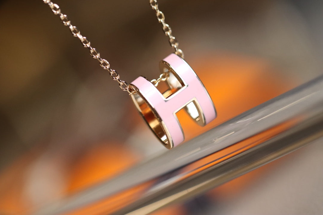 {
  "Resenly Jewelry": "レゼンリージュエリー",
  "POP H PEDANT PINK GOLD": "ポップH ペンダント ピンクゴールド"
}