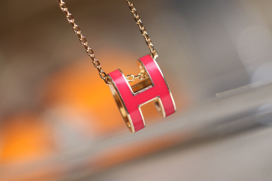 {
  "Resenly Jewelry": "レゼンリージュエリー",
  "POP H PEDANT PINK GOLD": "ポップH ペンダント ピンクゴールド"
}