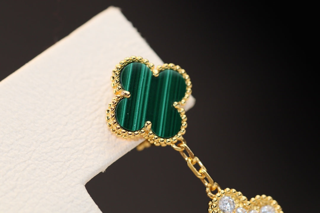 [Resenly Jewelry] クローバーピアス ゴールド マラカイト ダイヤモンド 3モチーフ