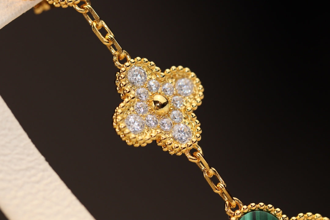 [Resenly Jewelry] クローバーピアス ゴールド マラカイト ダイヤモンド 3モチーフ