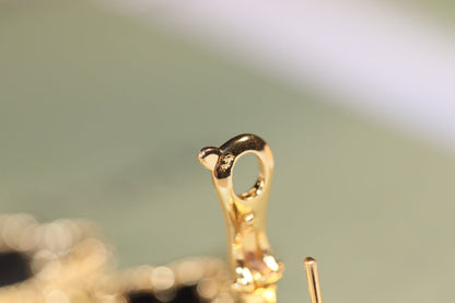 {"[Resenly Jewelry]CLOVER EARRINGS GOLD ONYX MOP 3 MOTIF": "【Resenly Jewelry】クローバーピアス ゴールド オニキス・マザーオブパール 3モチーフ"}