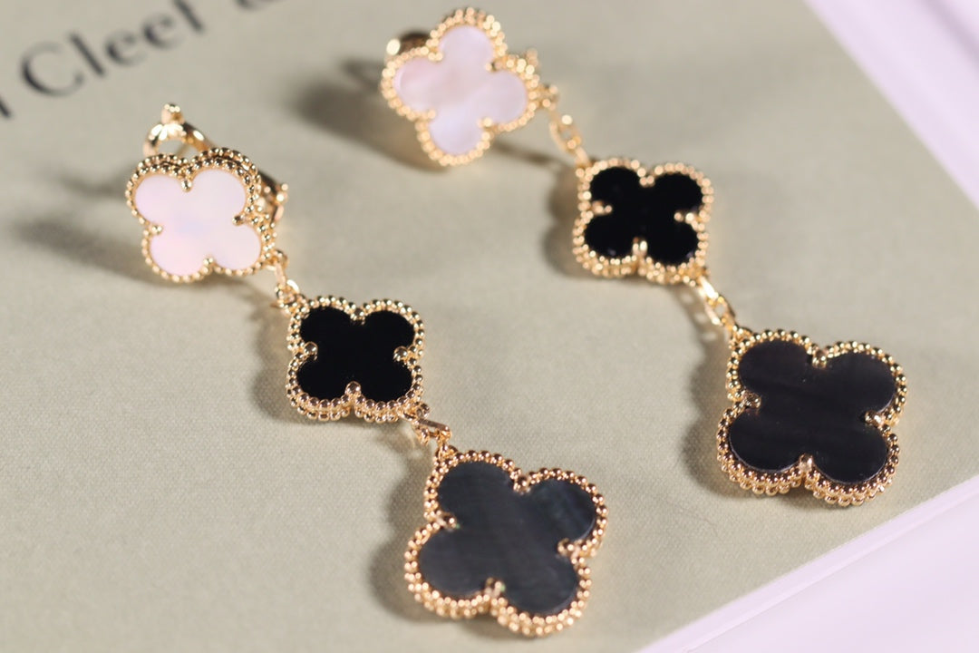 {"[Resenly Jewelry]CLOVER EARRINGS GOLD ONYX MOP 3 MOTIF": "【Resenly Jewelry】クローバーピアス ゴールド オニキス・マザーオブパール 3モチーフ"}