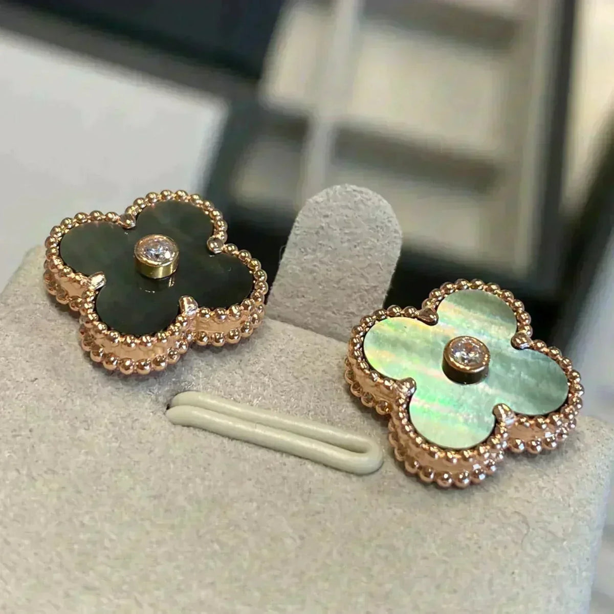 [Resenly Jewelry]CLOVER MEDIUM 1 MOTIFS GRAY MOP  DIAMOND EARRINGS