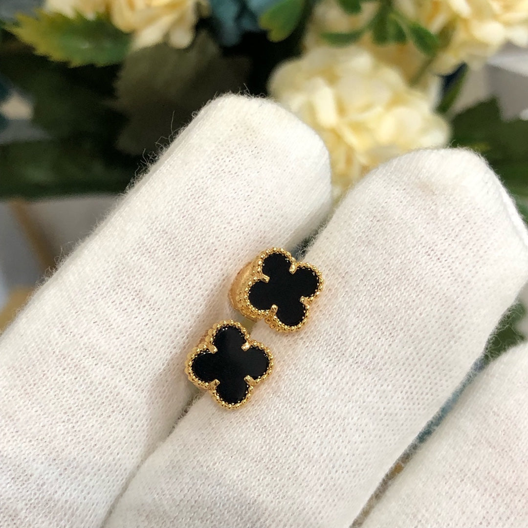 [Resenly Jewelry]クローバーミニゴールドピアス