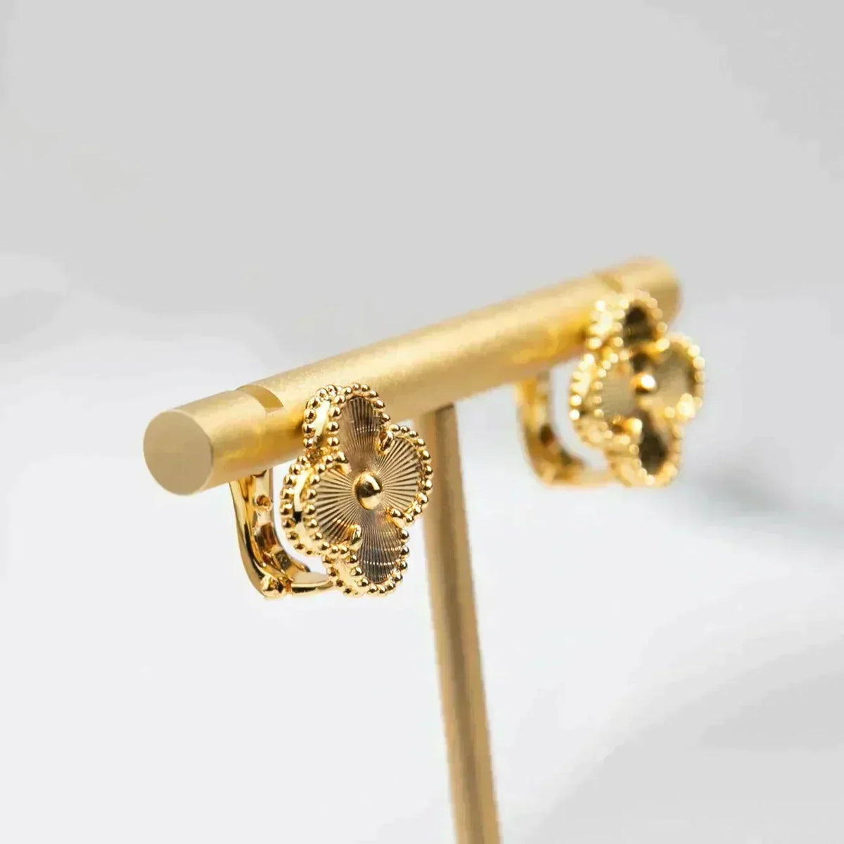 [Resenly Jewelry]CLOVER MEDIUM 1 MOTIFS LASER EARRINGS