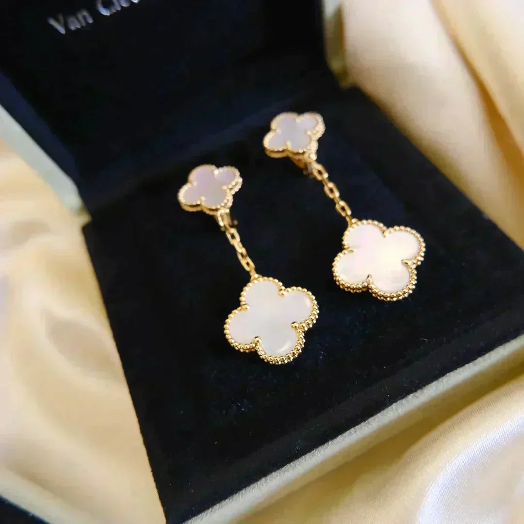[Resenly Jewelry]CLOVER 2 MOTIF WHITE MOP EARRINGS