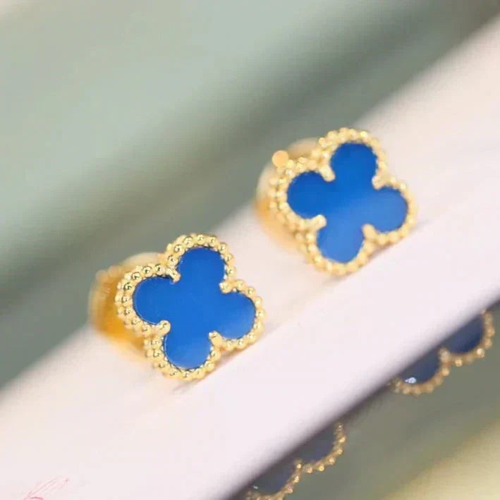 {
  "Resenly Jewelry": "Resenly Jewelry",
  "CLOVER MINI 9.5MM TURQUOISE EARRINGS": "クローバー ミニ 9.5mm ターコイズ ピアス"
}