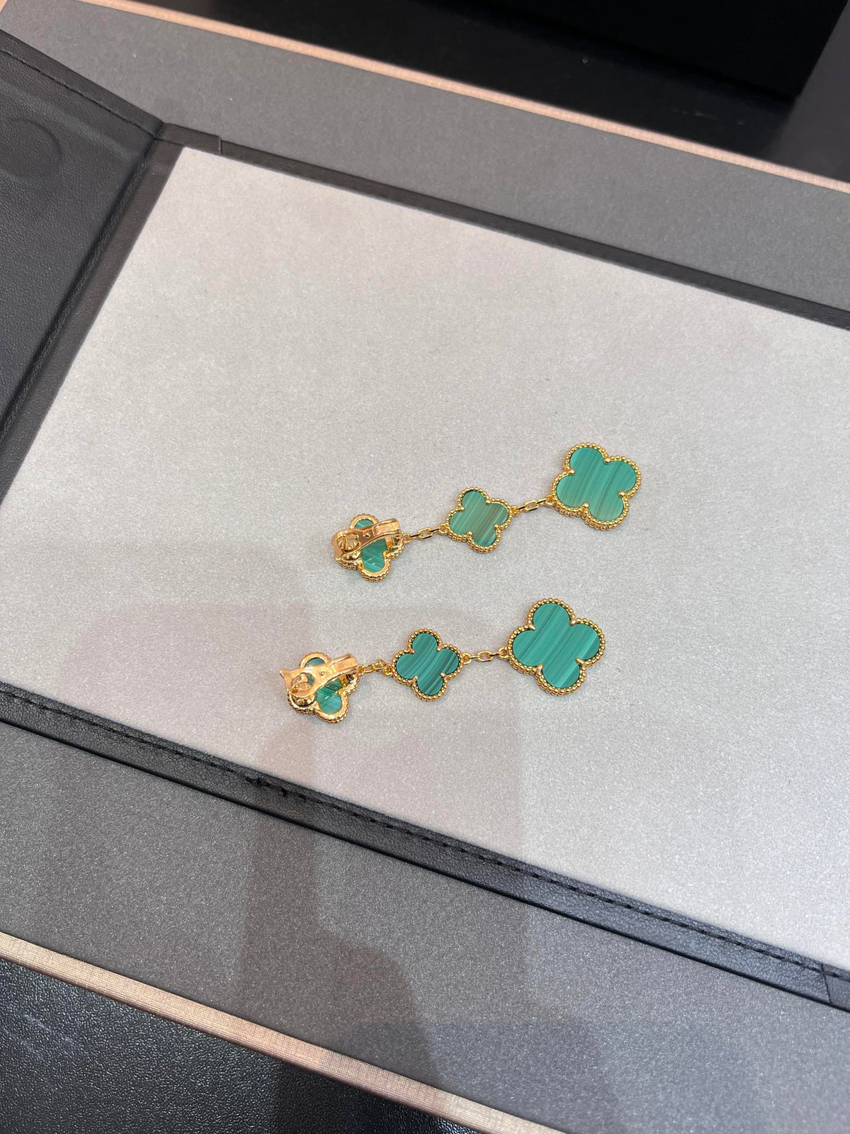 [Resenly Jewelry]クローバー マラカイト 3モチーフ ゴールド