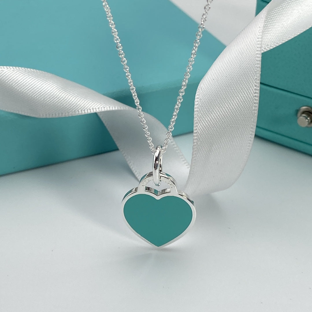 {
  "Resenly Jewelry": "Resenly Jewelry",
  "HEART PEDANT SILVER NECKLACE": "ハートペンダントシルバーネックレス"
}