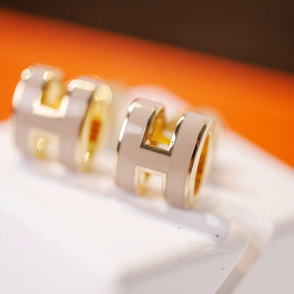 [Resenly Jewelry]MINI POP H GOLD EARRINGS GREY