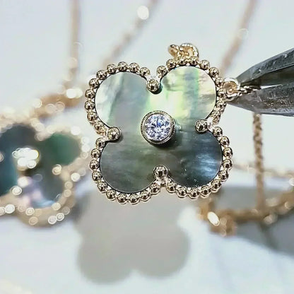 [Resenly Jewelry] クローバー 15mm ダイヤモンド＆グレーマザーオブパール ネックレス
