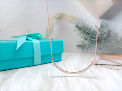 {
  "Resenly Jewelry": "Resenly Jewelry",
  "BIG SMILE PEDANT DIAMOND NECKLACE": "ビッグスマイル ペンダント ダイヤモンドネックレス"
}