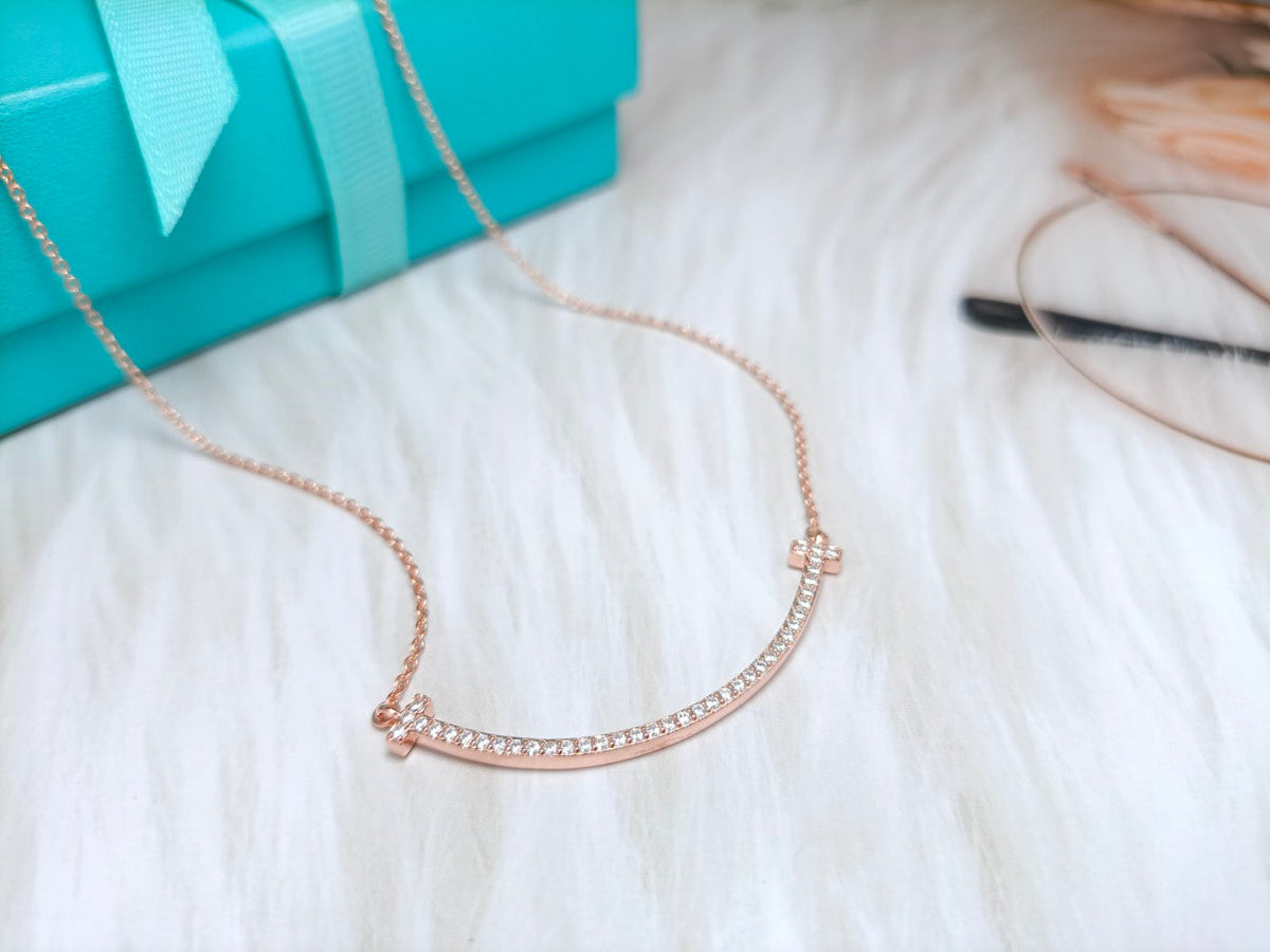 {
  "Resenly Jewelry": "Resenly Jewelry",
  "BIG SMILE PEDANT DIAMOND NECKLACE": "ビッグスマイル ペンダント ダイヤモンドネックレス"
}