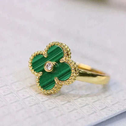 {
  "Resenly Jewelry": "リゼンリー・ジュエリー",
  "CLOVER MALACHITE RING GOLD DIAMOND": "クローバー マラカイト リング ゴールド ダイヤモンド"
}