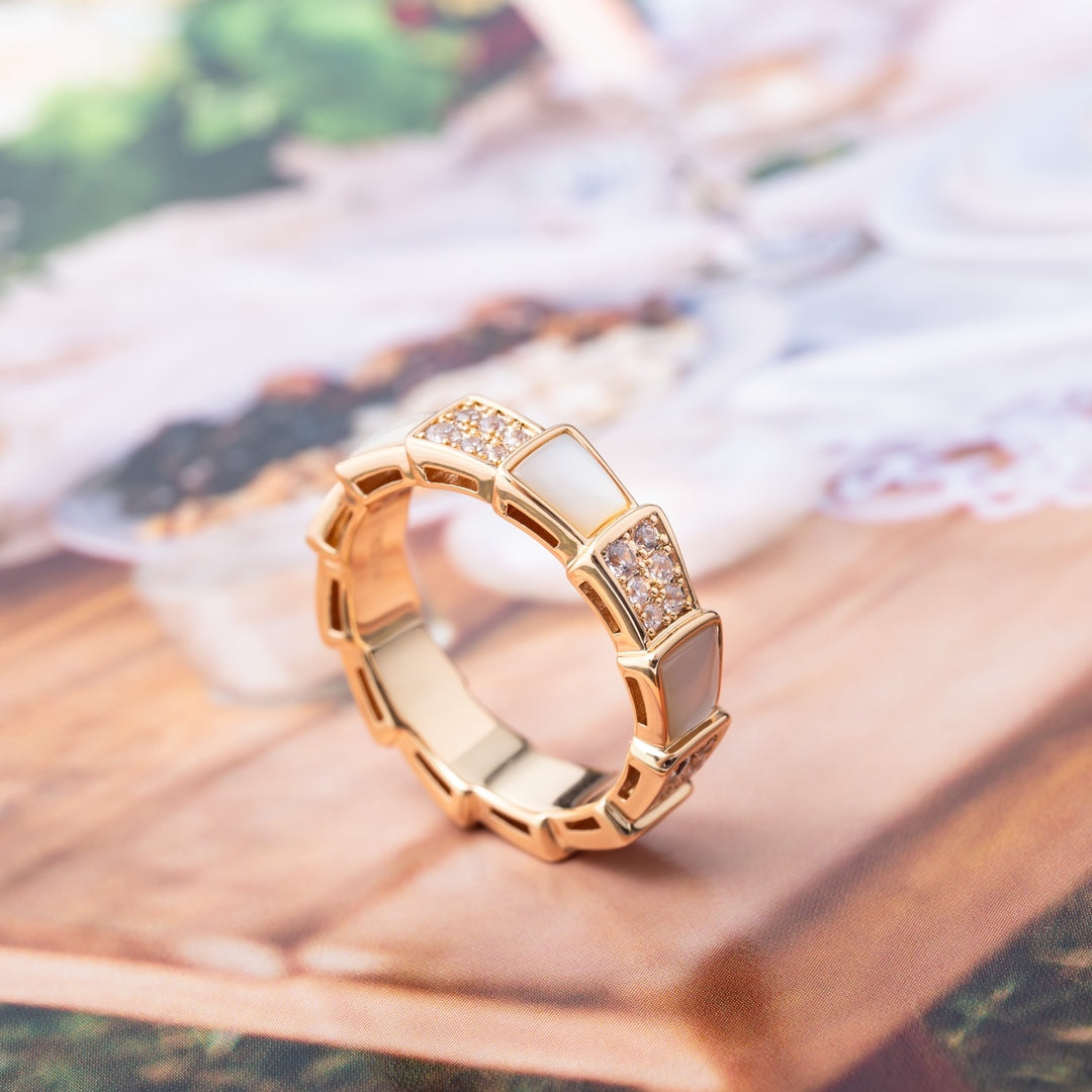 [Resenly Jewelry]セルペンティ リング ピンクゴールド マザー・オブ・パール ダイヤモンド パヴェ 4mm