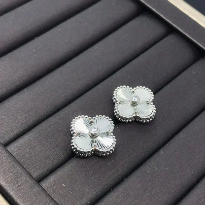 [Resenly Jewelry] クローバー ミニ 9.5mm レーザーピアス
