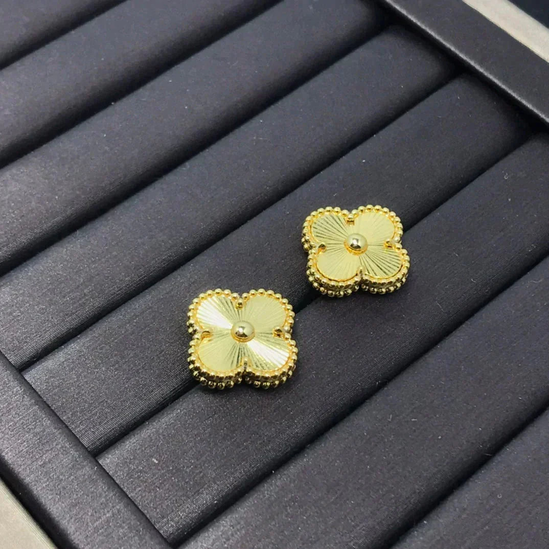 [Resenly Jewelry] クローバー ミニ 9.5mm レーザーピアス