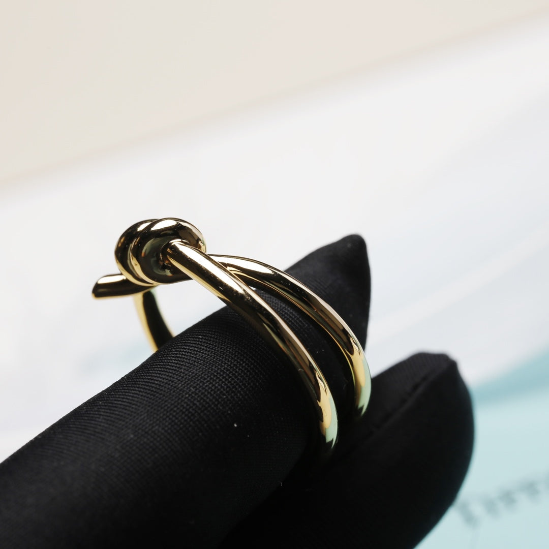 {
"Resenly Jewelry": "Resenly Jewelry",
"KNOT RING GOLD": "ノットリング ゴールド"
}