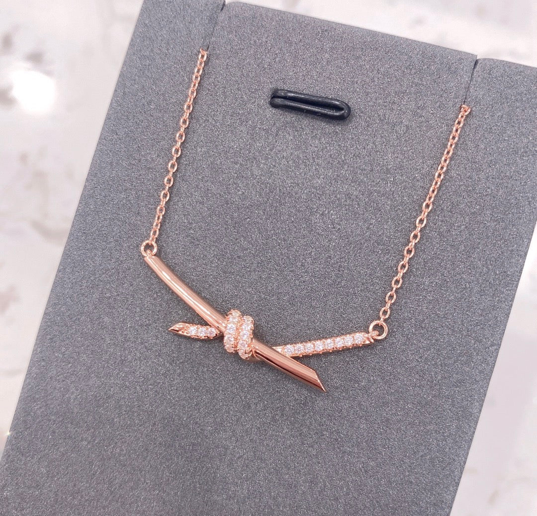 [Resenly Jewelry]KNOT NECKLACE DIAMONDS