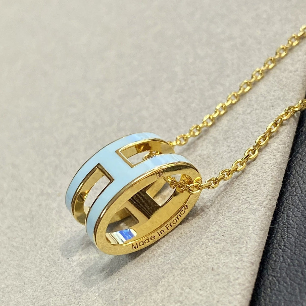 [Resenly Jewelry]POP H LIGHT BLUE NECKLACE