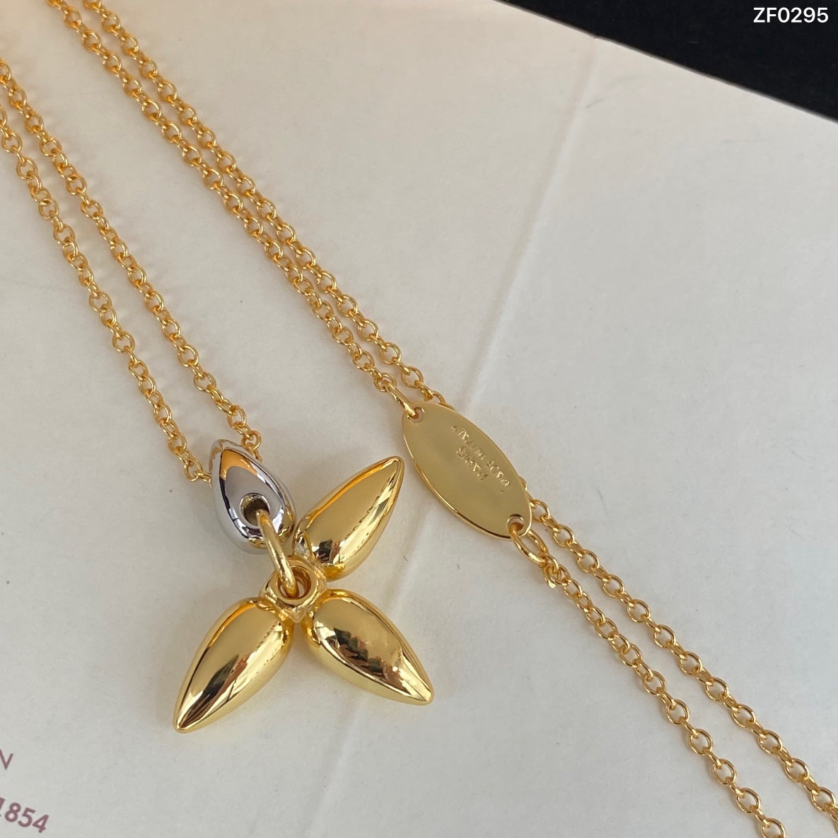 [Resenly Jewelry] LOUISETTE ペンダント ゴールドネックレス