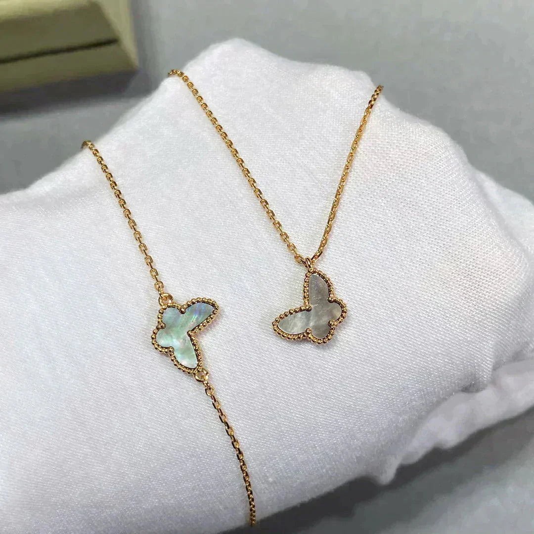 {
  "Resenly Jewelry": "Resenly Jewelry",
  "BUTTERFLY DARK MOP BUTTERFLY BRACELET": "バタフライ ダークMOP バタフライ ブレスレット"
}