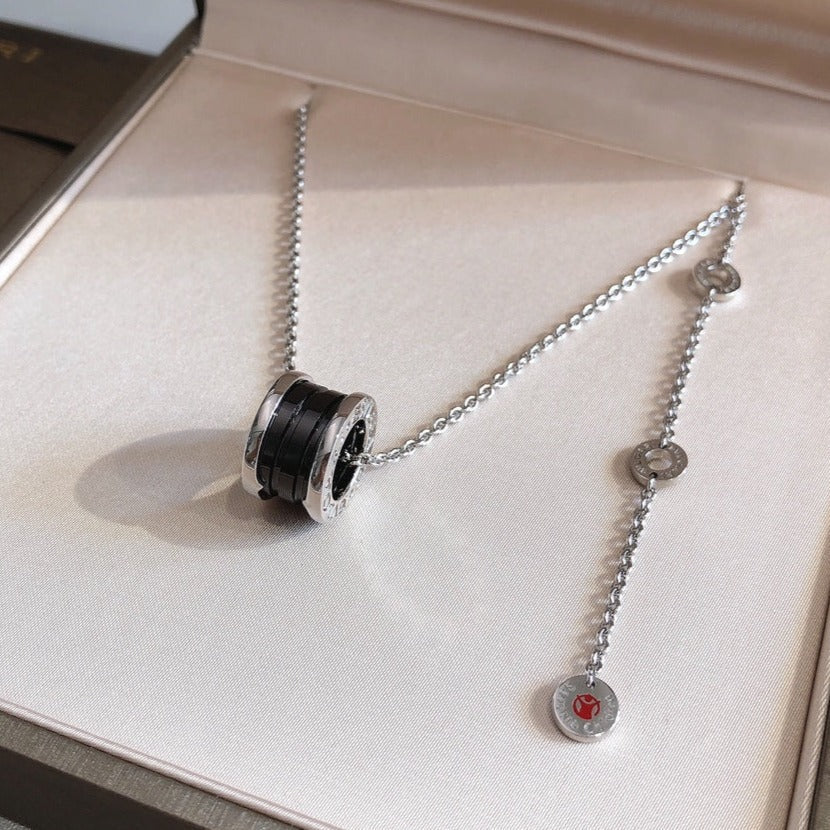 {
  "Resenly Jewelry": "リゼンリー・ジュエリー",
  "ZERO 1 BLACK CERAMIC SILVER NECKLACE": "ゼロワン ブラックセラミック シルバーネックレス"
}